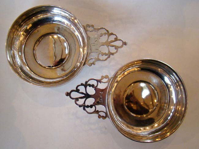 A rare pair of American Porringers by Samuel Casey, South Kingston, Rhode Island, circa 1750 — image 2